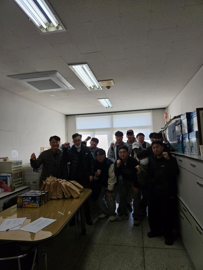 책임지도교수 지도비 세네뜨리아 빵 나눔 행사 진행